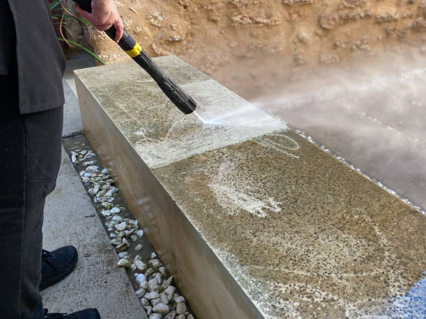 Pressure Washing Contractors in Tuntutuliak, AK