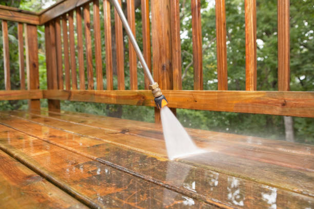 Best Deck Cleaning Services  in Tuntutuli, AK